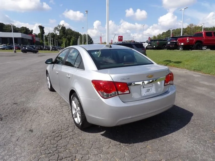 2015 Chevrolet Cruze photo 1
