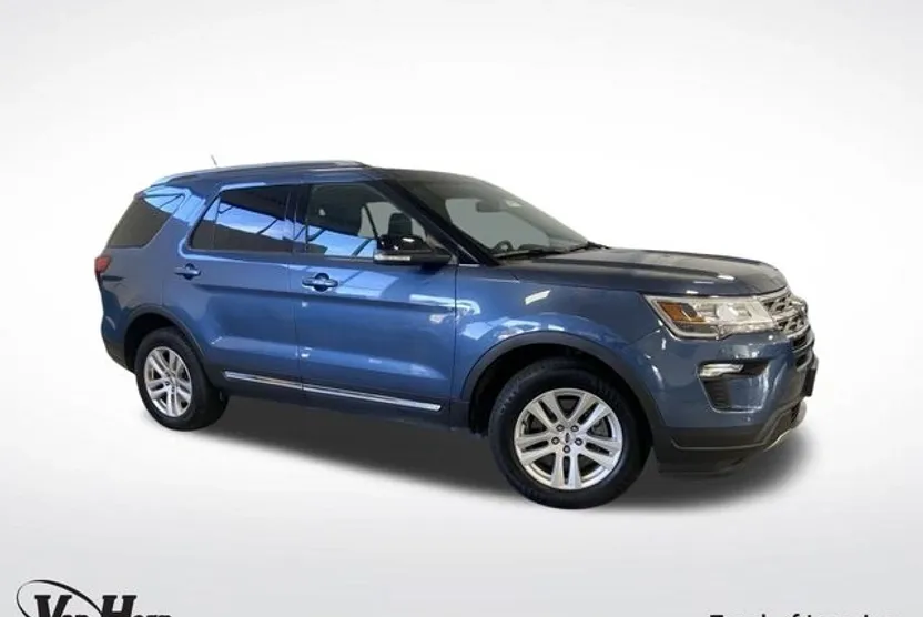 2018 Ford Explorer XLT photo 1