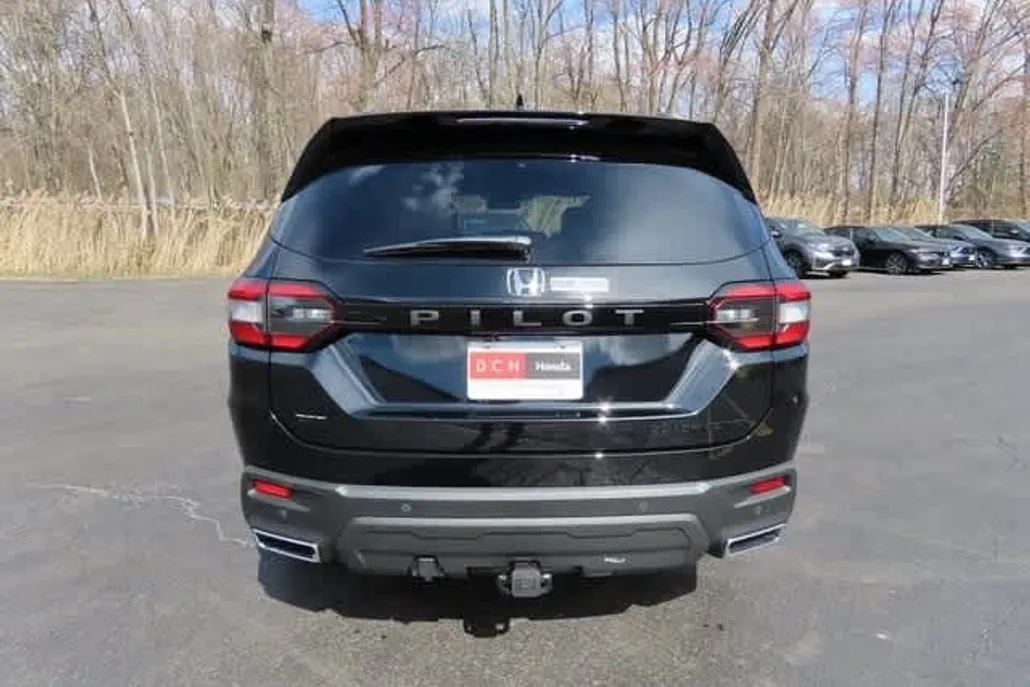 2025 Honda Pilot Black Edition photo 1