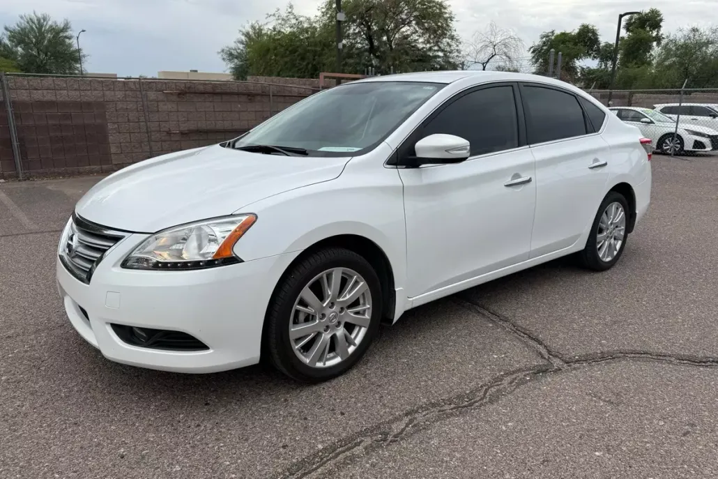 2015 Nissan Sentra SL photo 1
