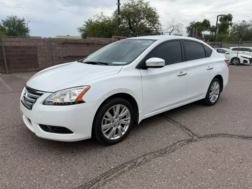 2015 Nissan Sentra SL photo 1