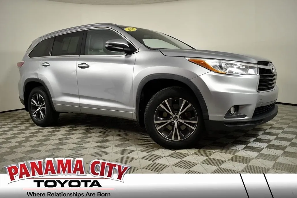 2016 Toyota Highlander XLE photo 1