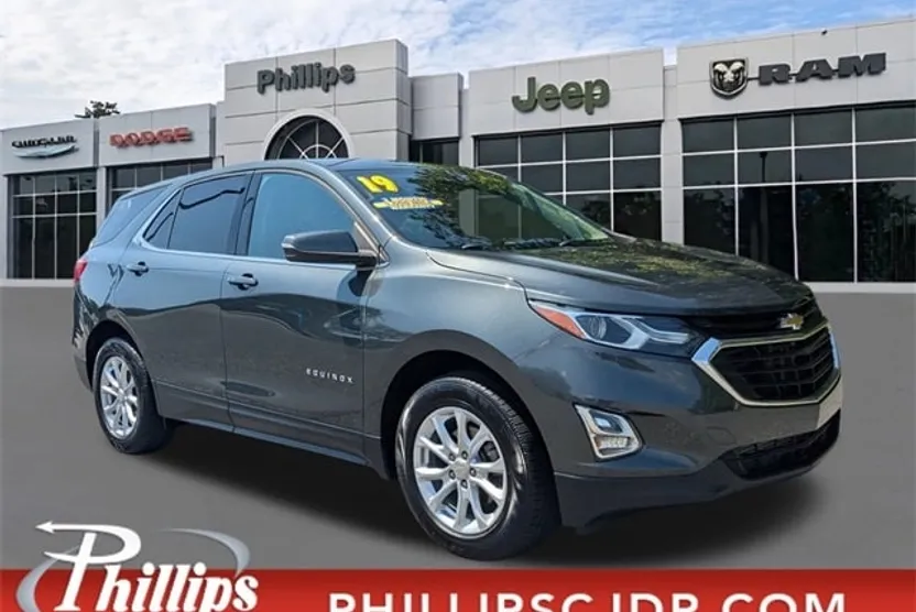 2019 Chevrolet Equinox LT photo 1