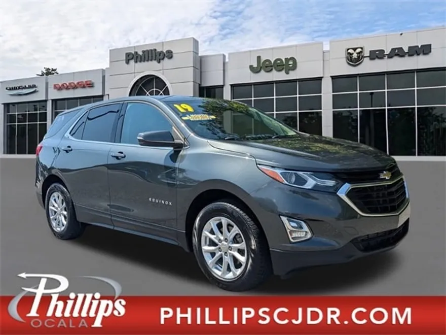 2019 Chevrolet Equinox LT photo 1