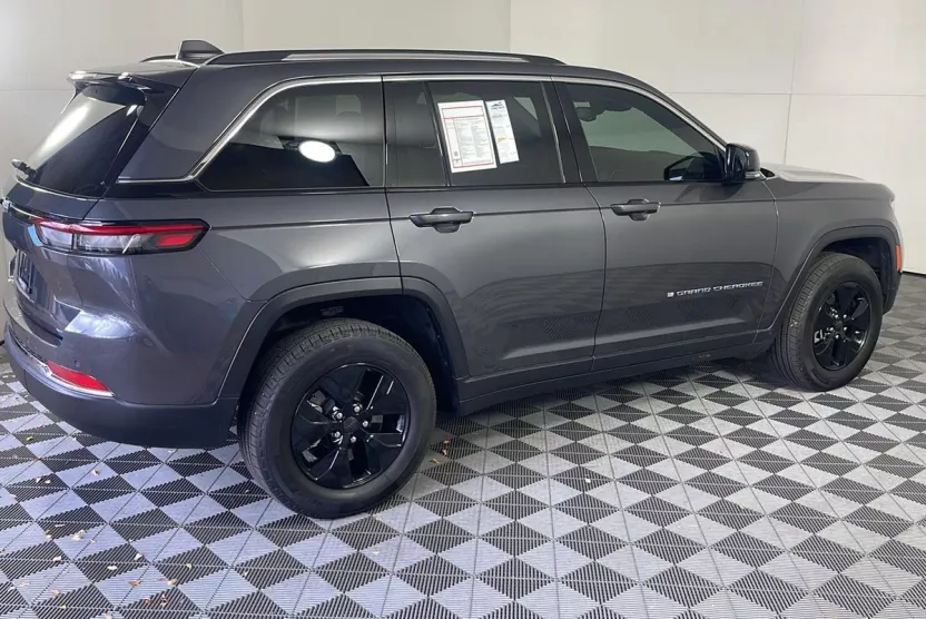 2022 Jeep Cherokee Limited 4xe photo 1