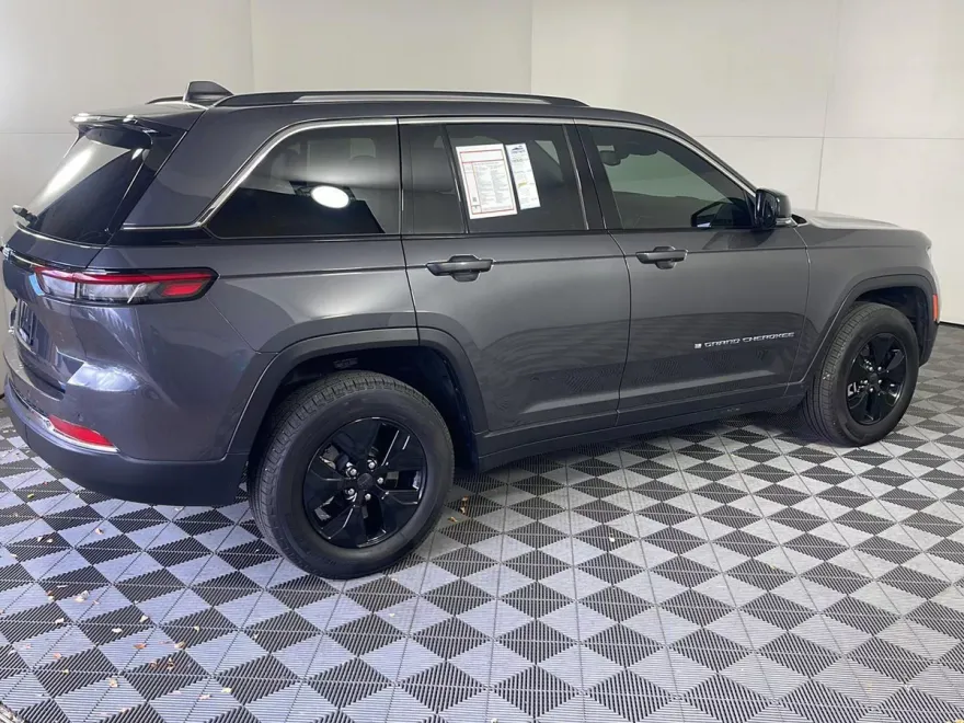 2022 Jeep Cherokee Limited 4xe photo 1
