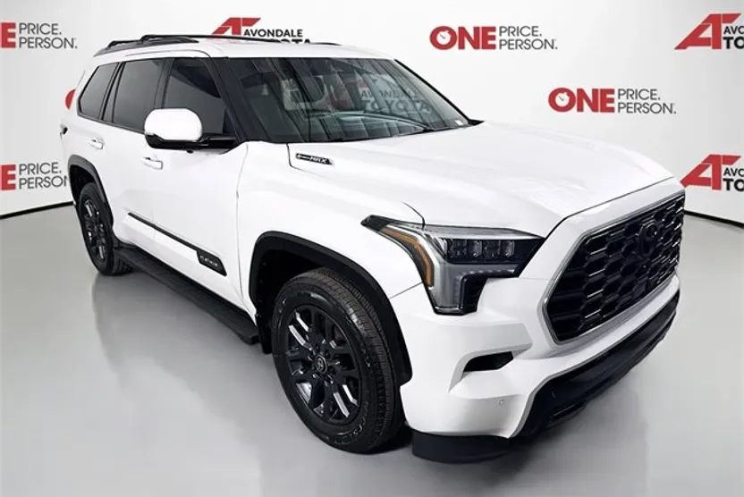 2024 Toyota Sequoia Platinum photo 1