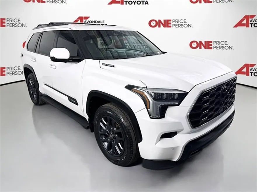 2024 Toyota Sequoia Platinum photo 1