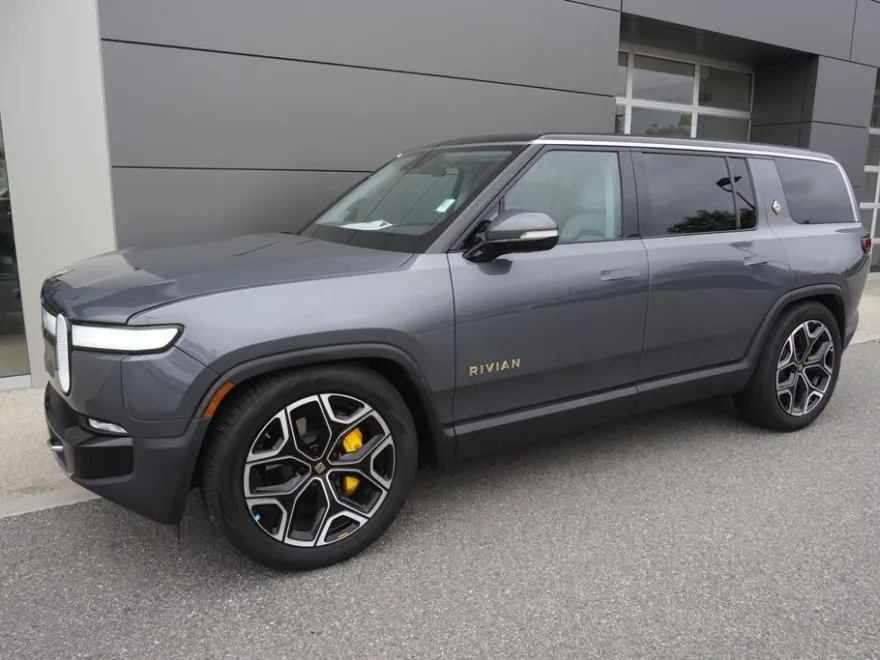 2023 Rivian R1S Launch Edition photo 1
