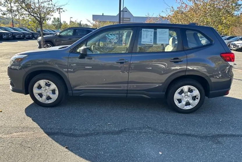 2022 Subaru Forester Base photo 1