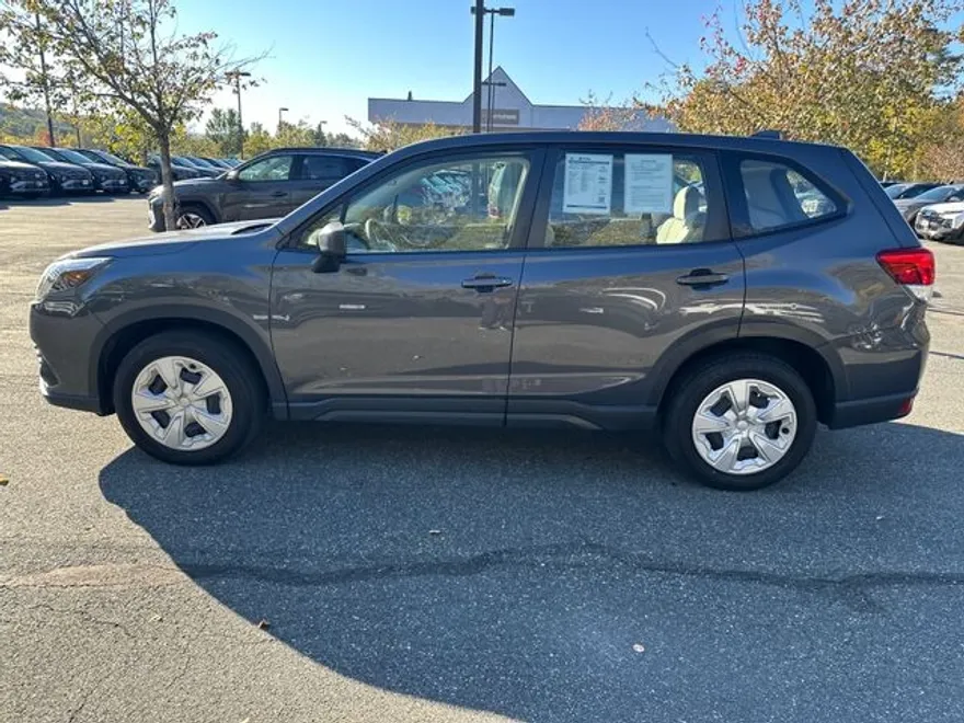 2022 Subaru Forester Base photo 1