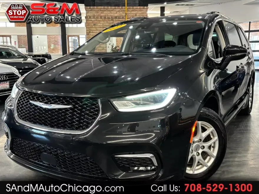 2022 Chrysler Pacifica Touring L photo 1