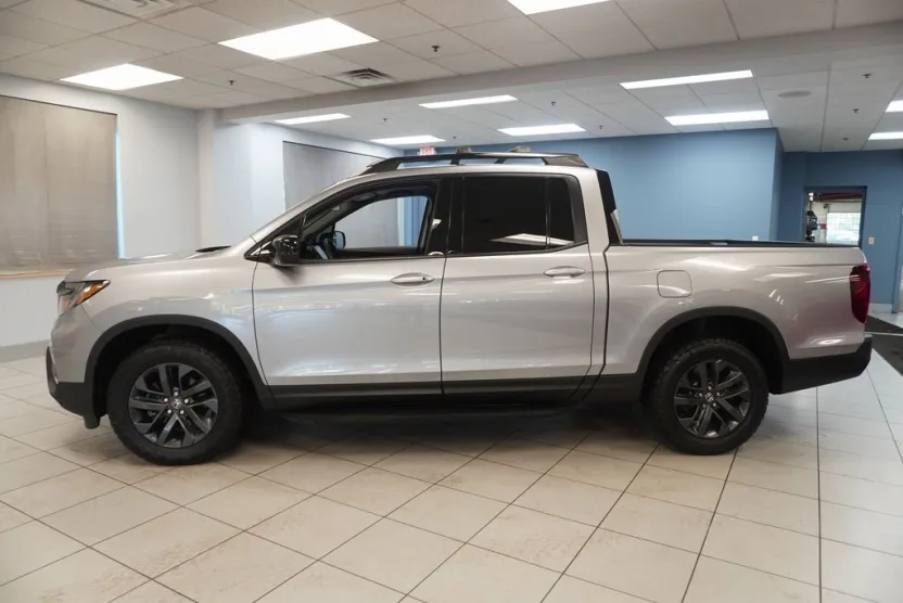2021 Honda Ridgeline Sport photo 1