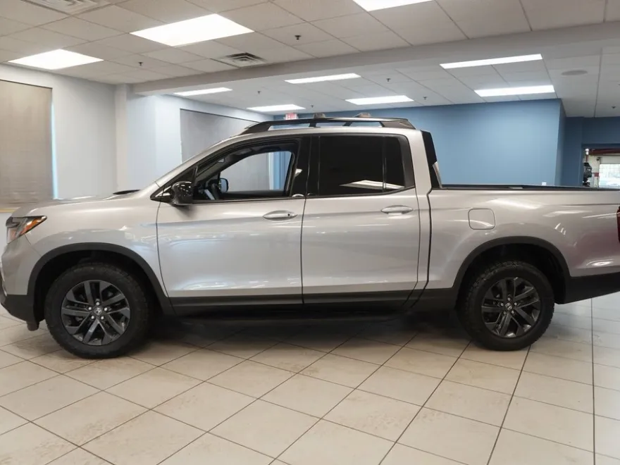 2021 Honda Ridgeline Sport photo 1