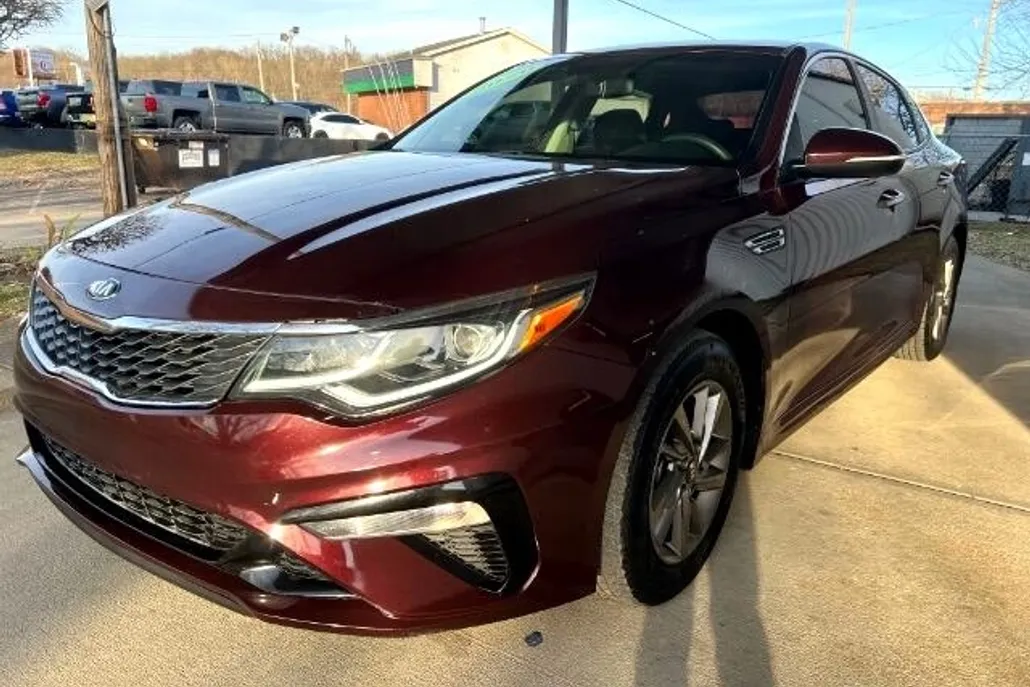 2020 Kia Optima LX photo 1