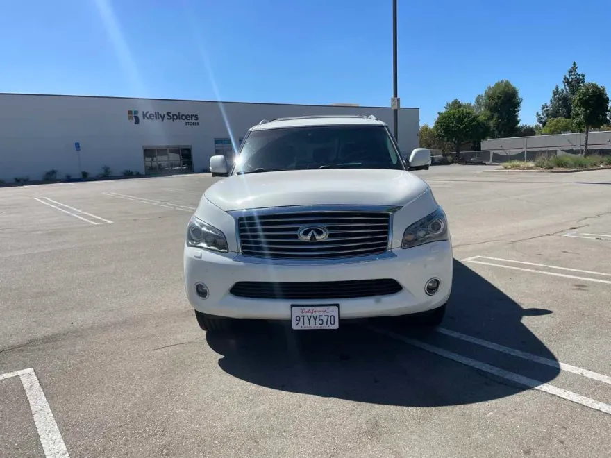2011 Infiniti QX56 photo 1