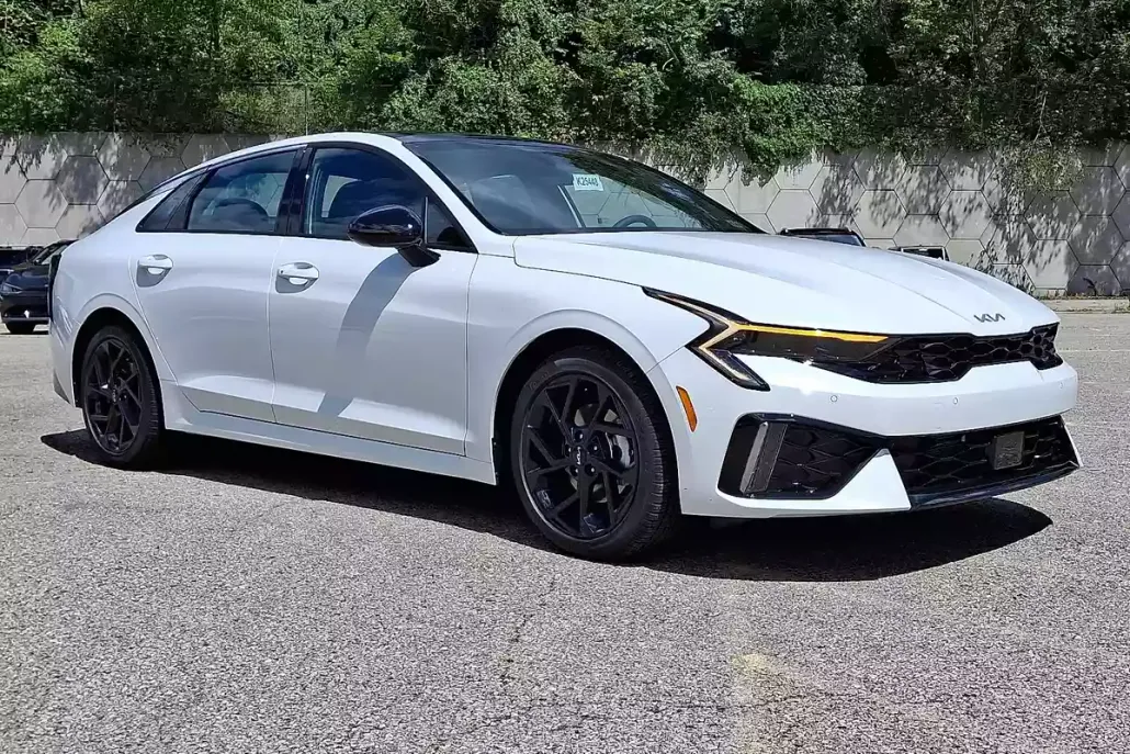 2026 Kia K5 GT-Line photo 1