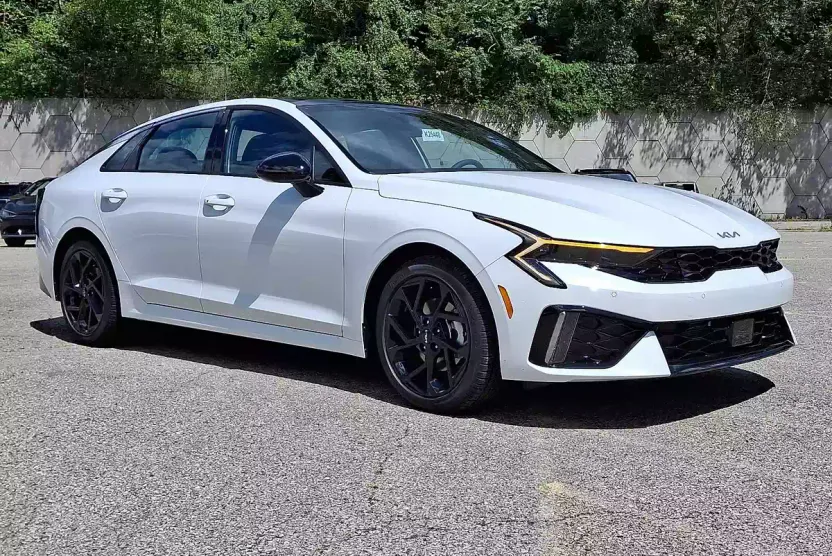 2026 Kia K5 GT-Line photo 1