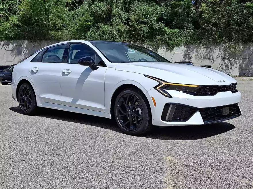 2026 Kia K5 GT-Line photo 1
