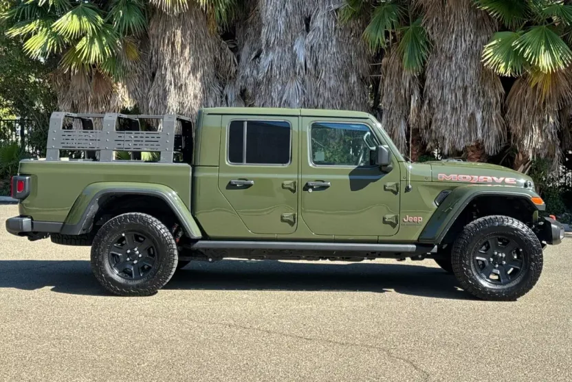 2022 Jeep Gladiator Mojave photo 1