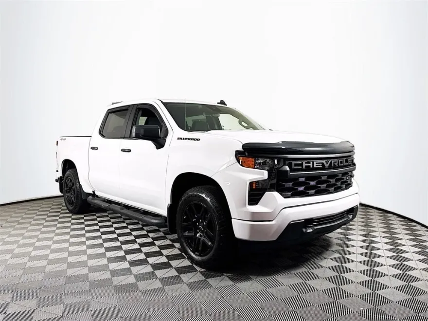 2024 Chevrolet Silverado 1500 Custom photo 1