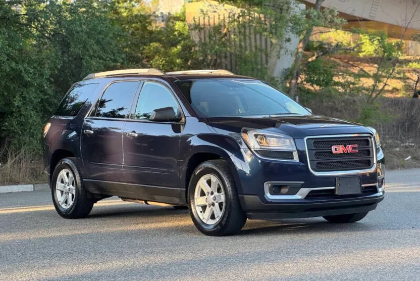 2015 Gmc Acadia SLE photo 1