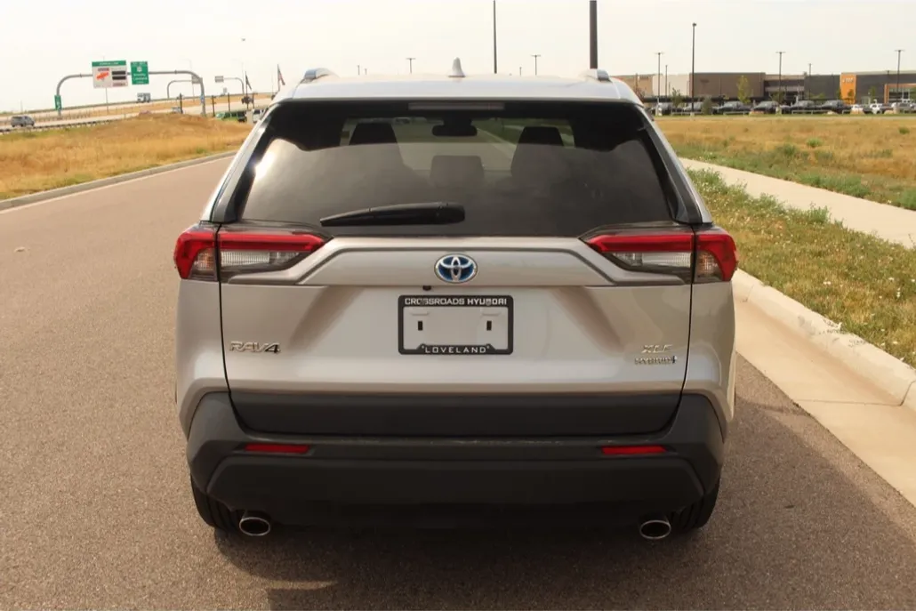 2023 Toyota RAV4 Hybrid XLE photo 1