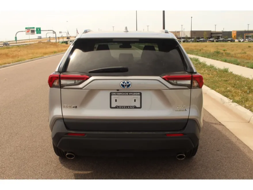 2023 Toyota RAV4 Hybrid XLE photo 1