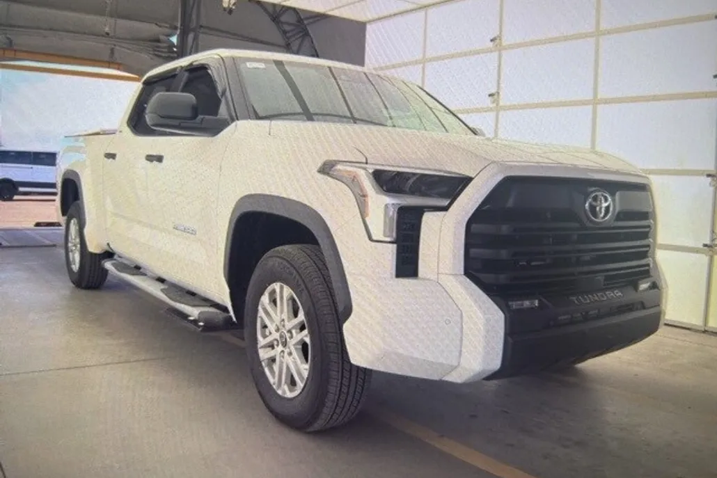 2024 Toyota Tundra SR5 photo 1