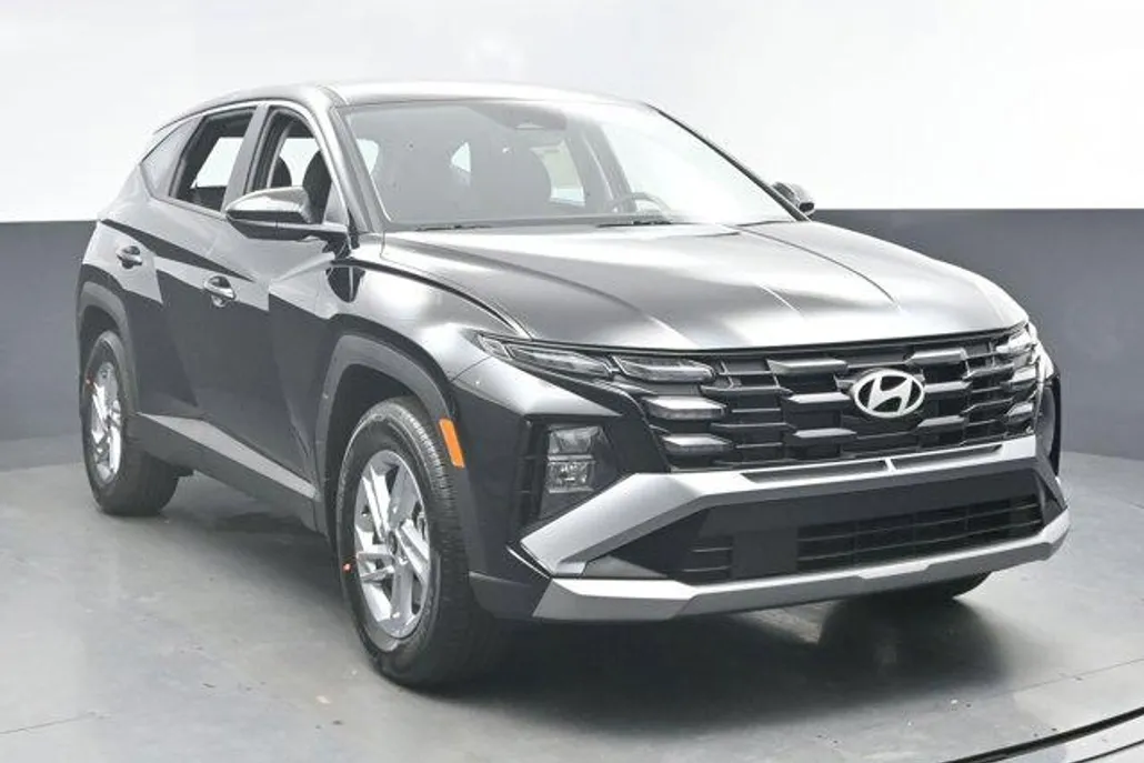 2025 Hyundai Tucson SE photo 1