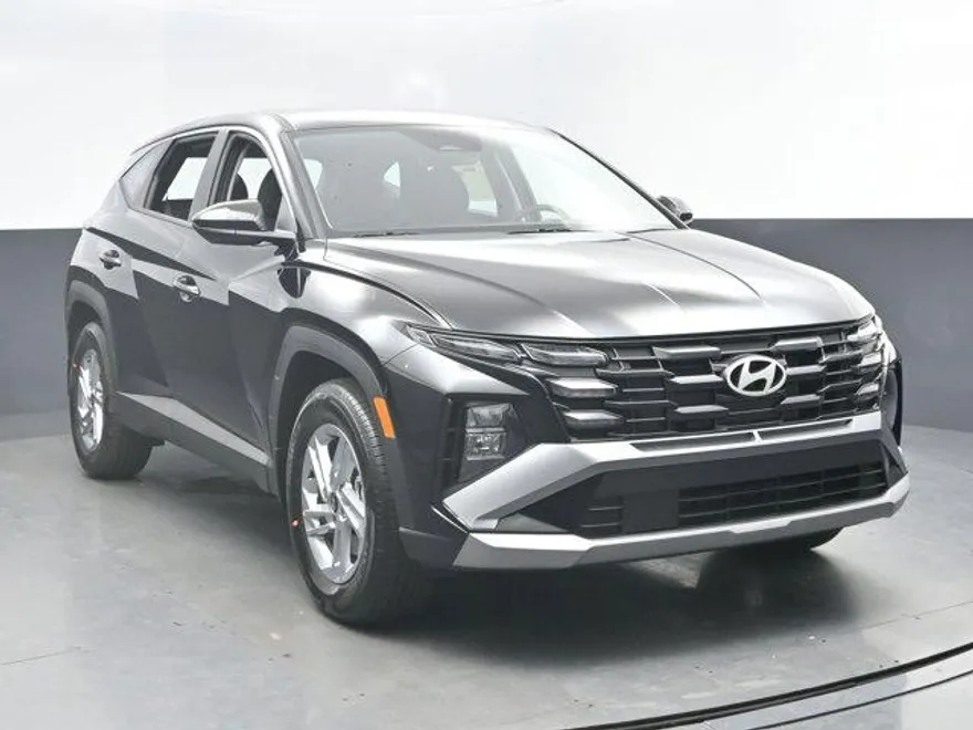 2025 Hyundai Tucson SE photo 1