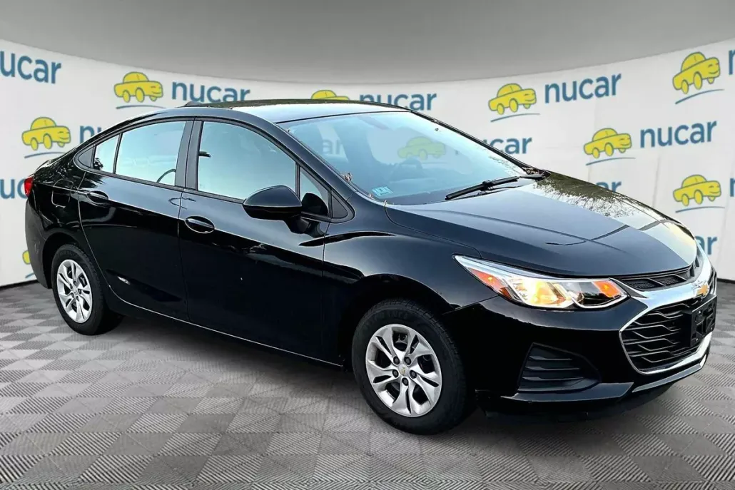2019 Chevrolet Cruze LS photo 1