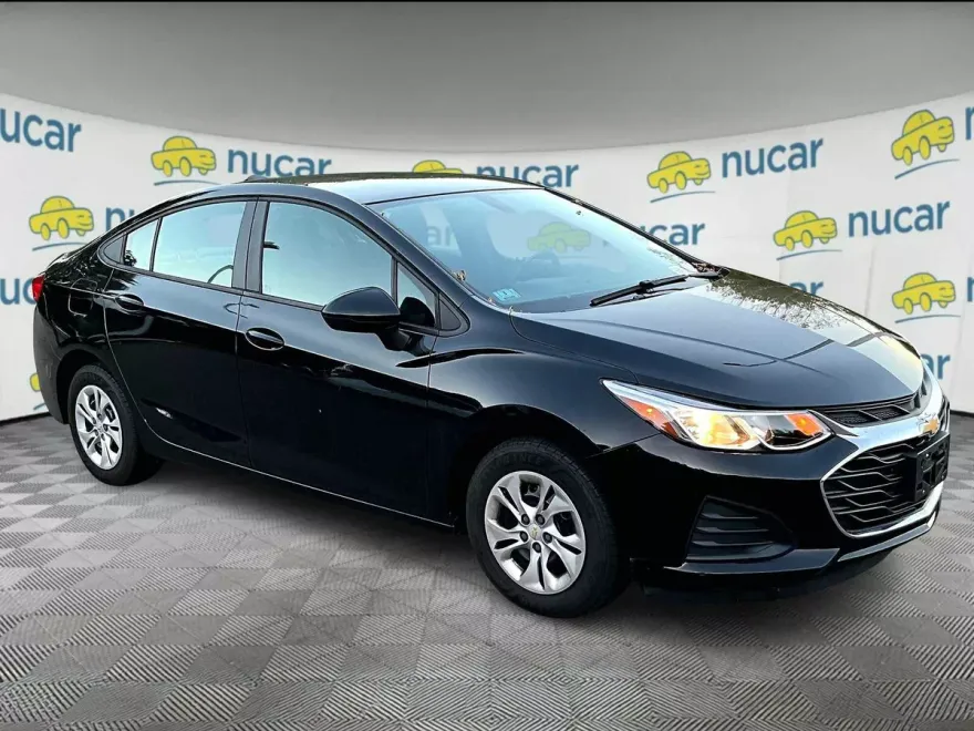 2019 Chevrolet Cruze LS photo 1