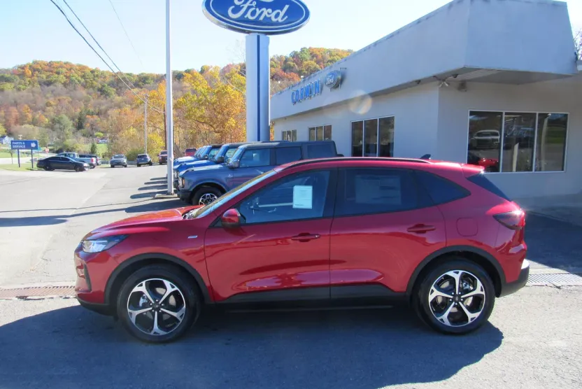 2025 Ford Escape ST-Line Select photo 1