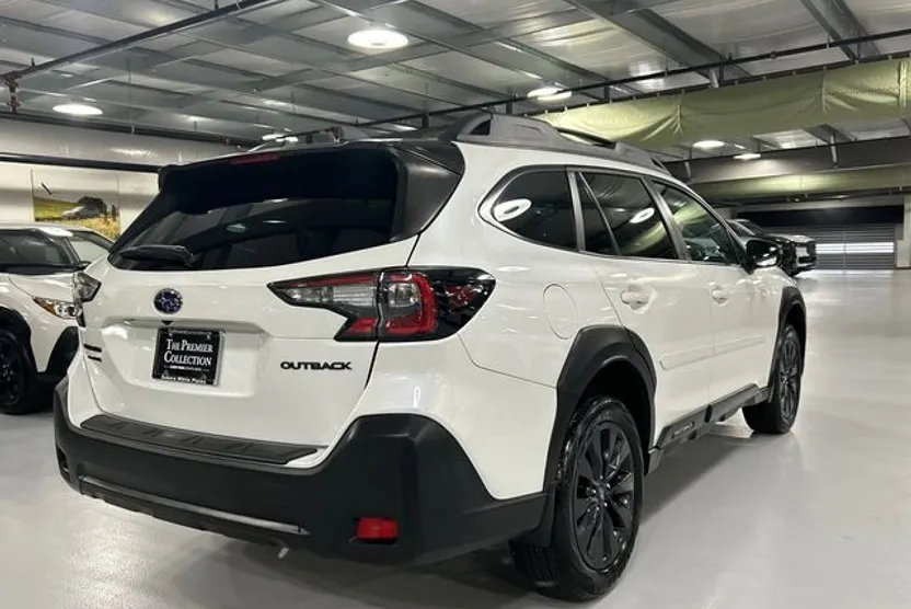 2023 Subaru Outback Onyx Edition photo 1