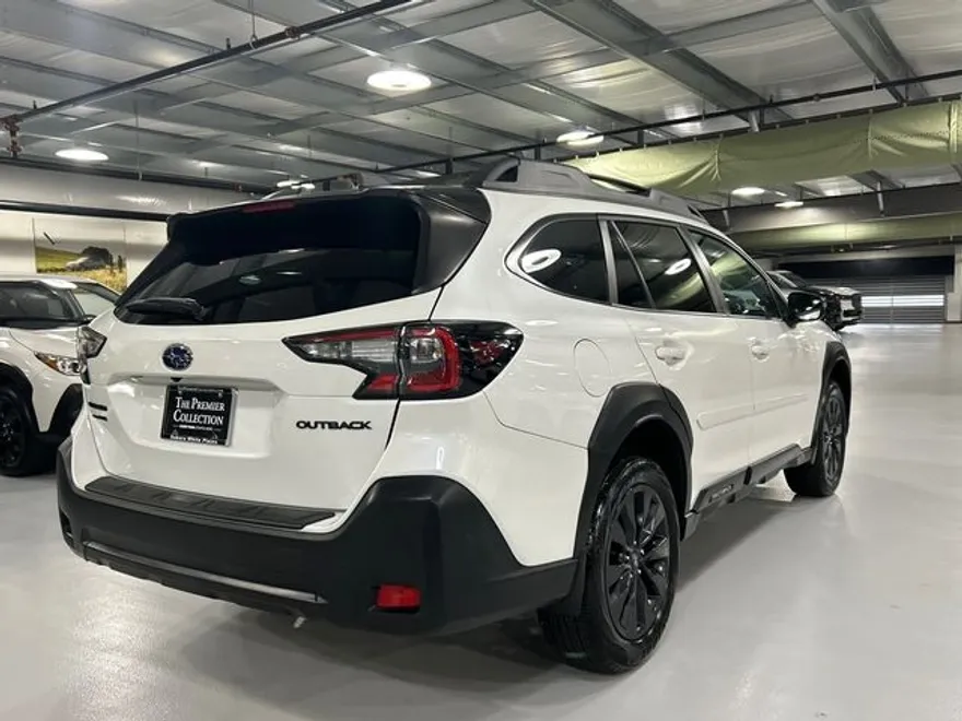 2023 Subaru Outback Onyx Edition photo 1