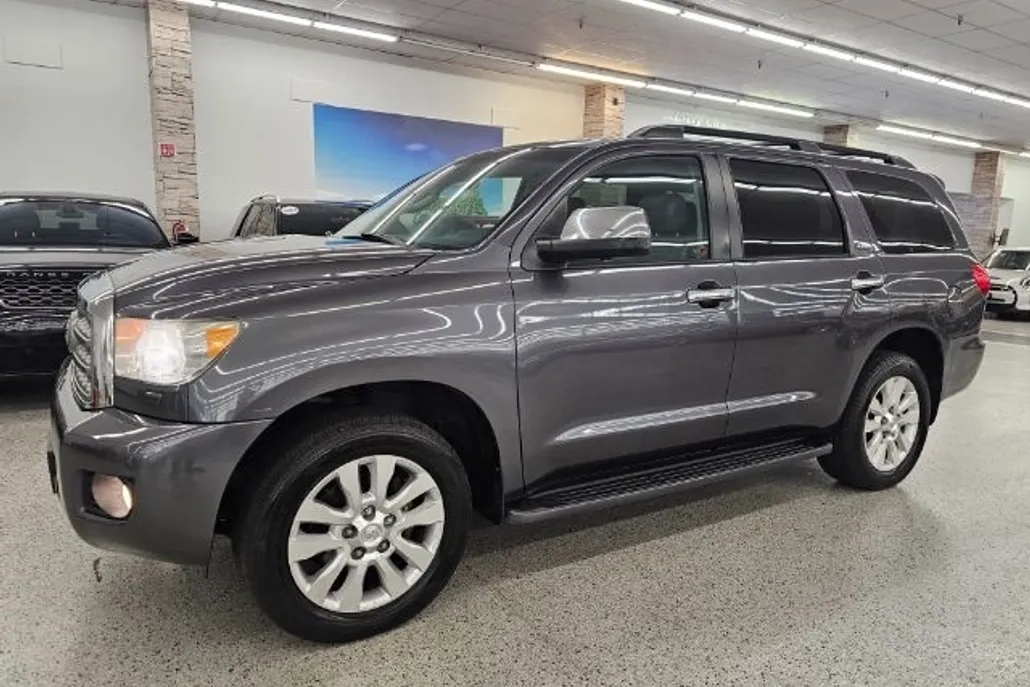 2013 Toyota Sequoia Platinum photo 1