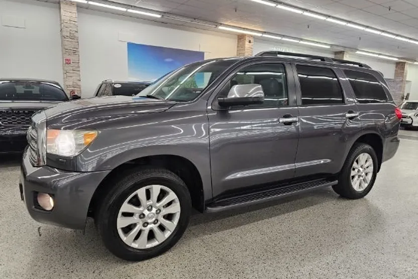 2013 Toyota Sequoia Platinum photo 1