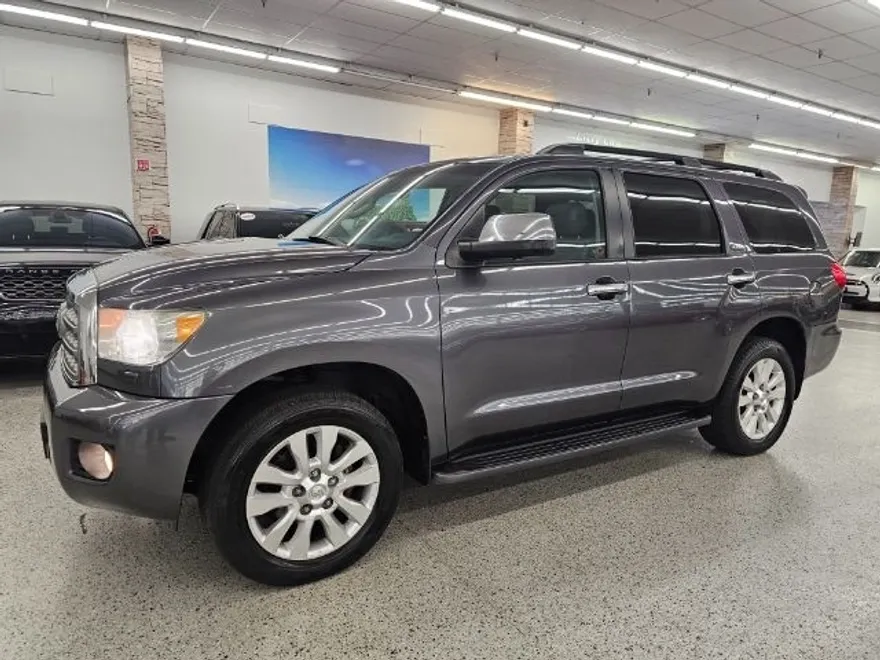 2013 Toyota Sequoia Platinum photo 1