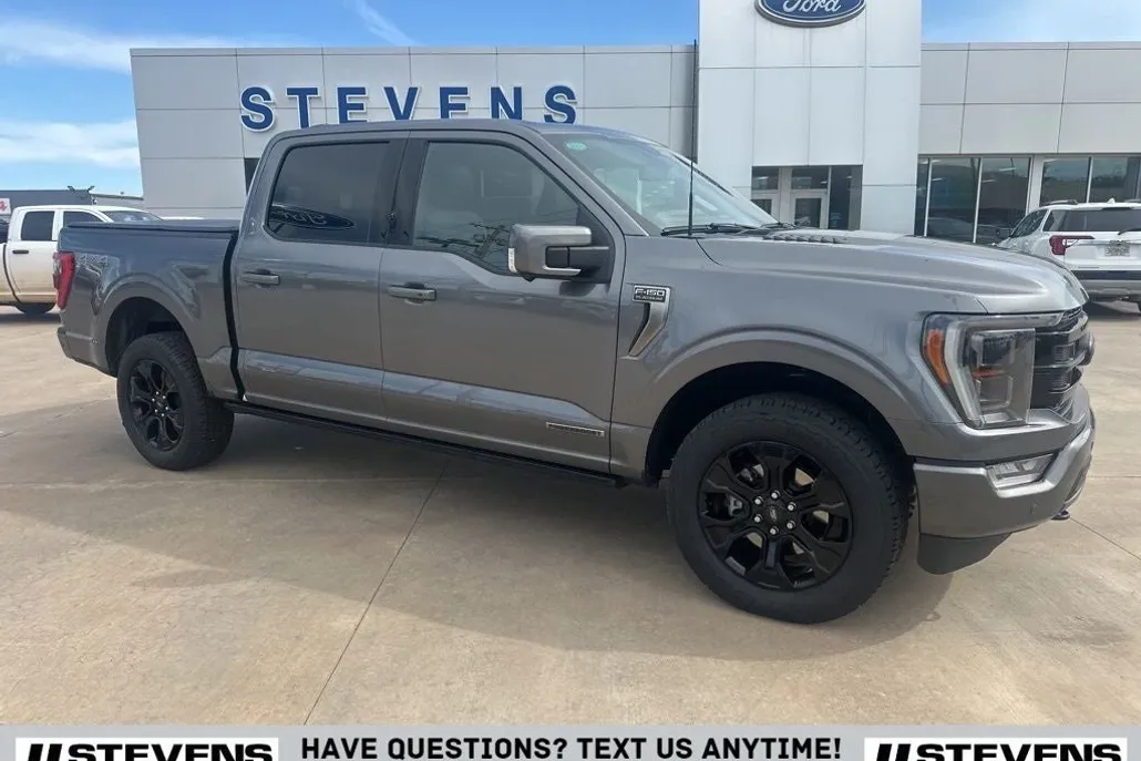 2023 Ford F-150 Platinum photo 1