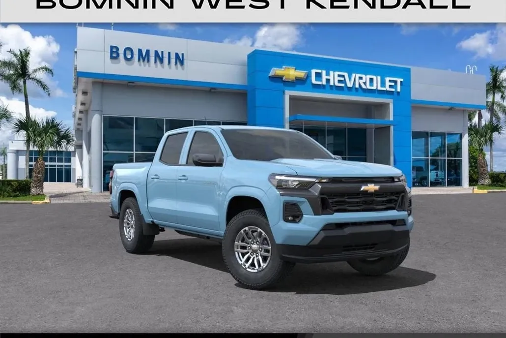 2025 Chevrolet Colorado Work Truck LT photo 1