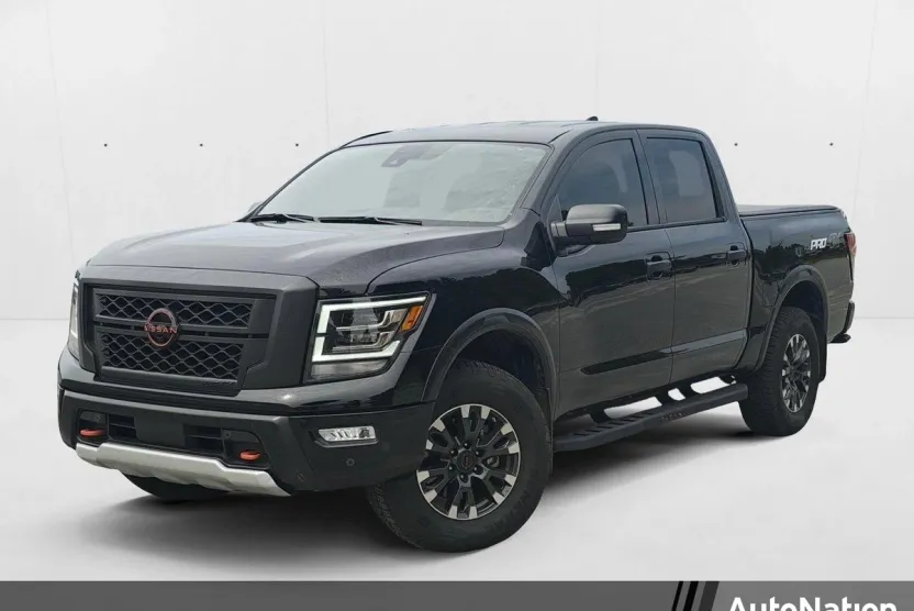 2024 Nissan Titan PRO-4X photo 1