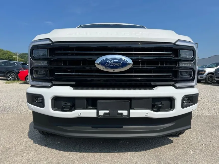 2025 Ford F-250 Platinum photo 1
