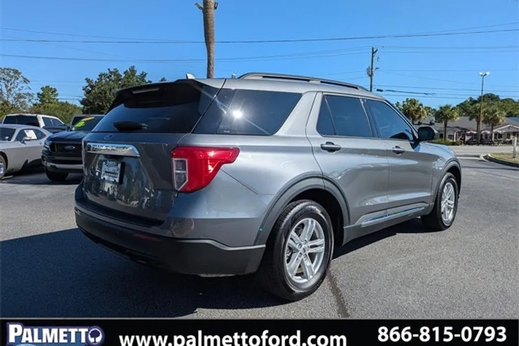 2024 Ford Explorer XLT photo 1