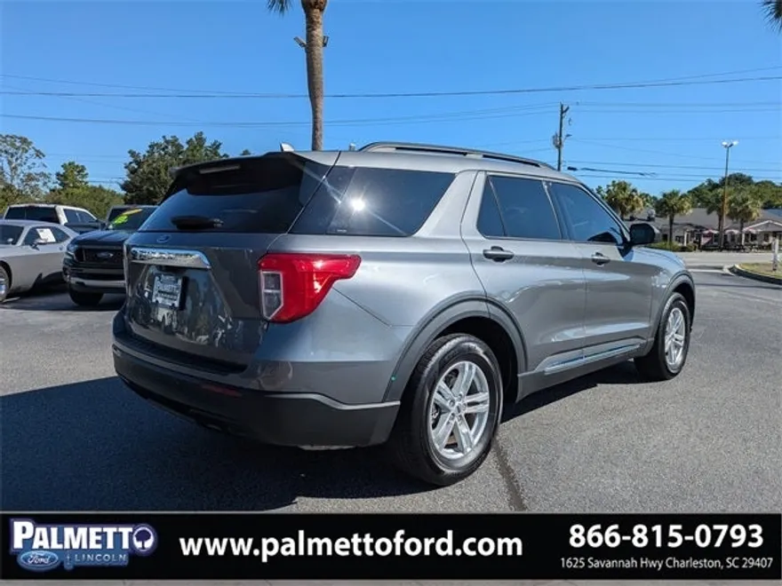 2024 Ford Explorer XLT photo 1