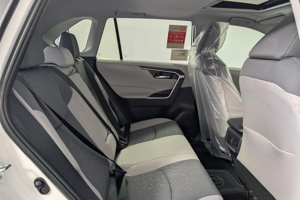 2025 Toyota RAV4 XLE photo 1