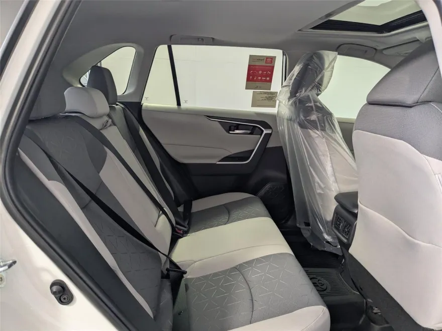 2025 Toyota RAV4 XLE photo 1