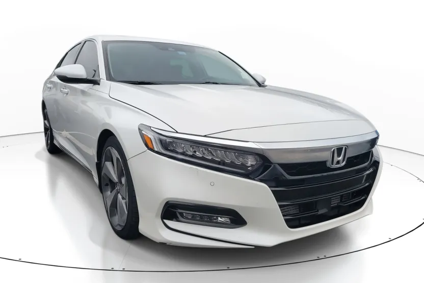 2020 Honda Accord Touring 2.0T photo 1