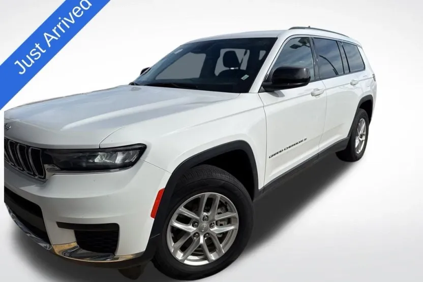 2023 Jeep Grand Cherokee Laredo photo 1