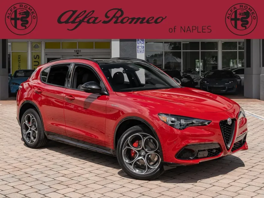 2024 Alfa Romeo Stelvio photo 1